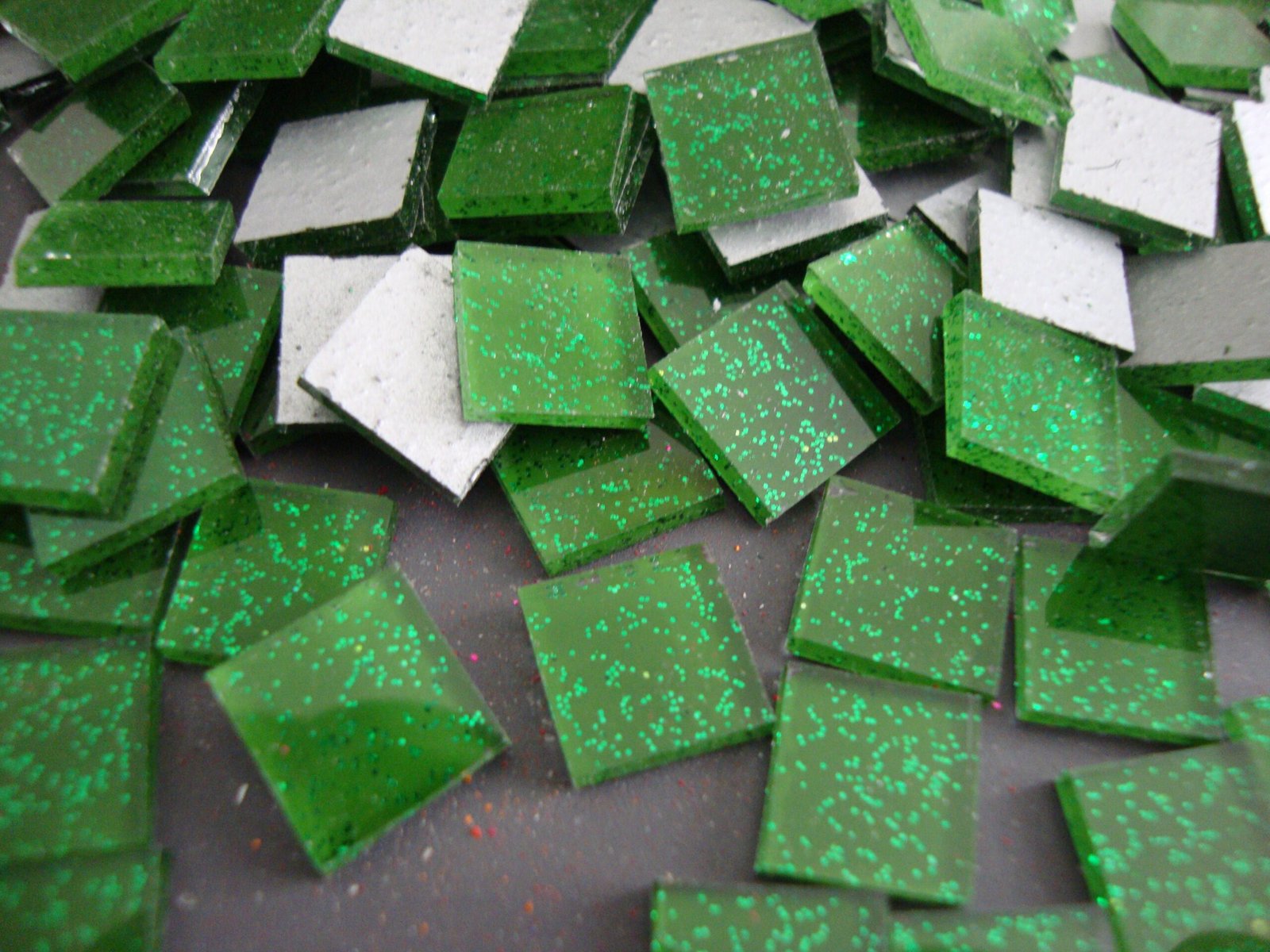 Glitter glass 1 x 1 cm, 1.8 mm thick