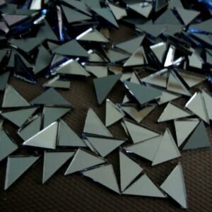 Mosaic 300 pieces triangular Grey mirror glass, 1x1x1.5 cm.